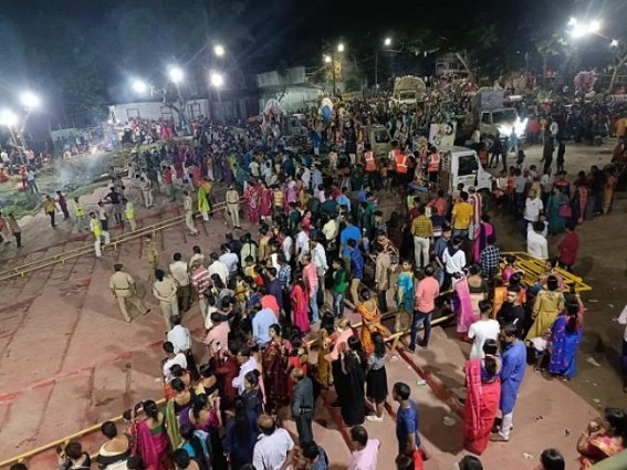 Durga Puja 2021 : Heavy Crowd in Dashamighat Centering Immersion Process Durga Puja 2021 : Heavy Crowd in Dashamighat Centering Immersion Process
